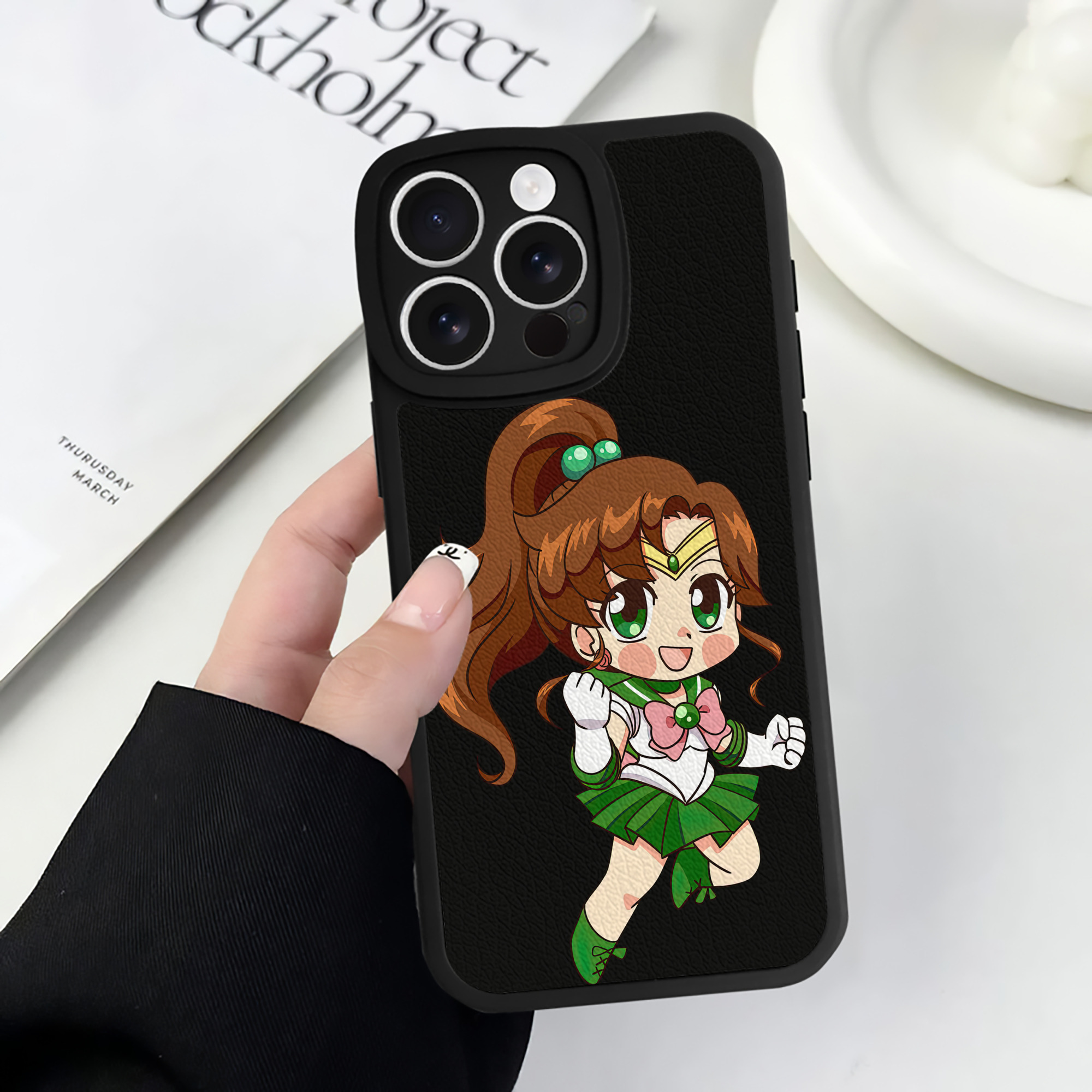 （画像用） 美少女戦士セーラームーン 木野 まこと きの まこと Sailor Moon Kino Makoto （セーラージュピター；Sailor Jupiter） 【iPhone 16シリーズ対応】シリコンスマホケース（レザー調） 材質：シリコン